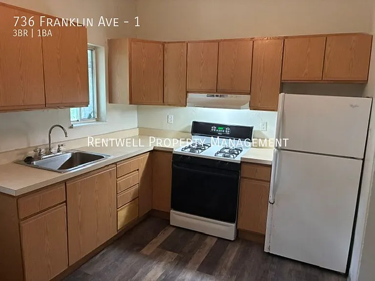 736 Franklin Ave #1 — Photo 4