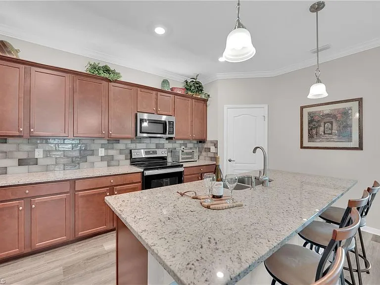 19565 Deming Ln — Photo 10