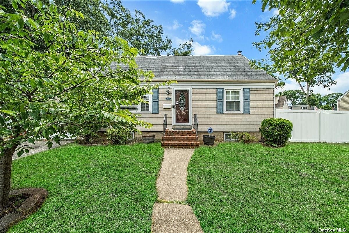 165 Cartwright Boulevard, Massapequa Park, NY 11762 Zillow