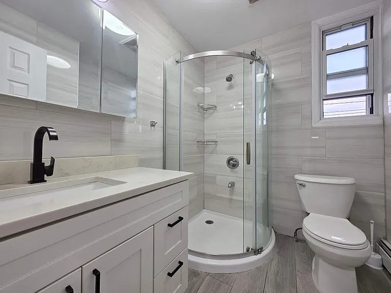 635 Tompkins Ave #2 — Photo 4