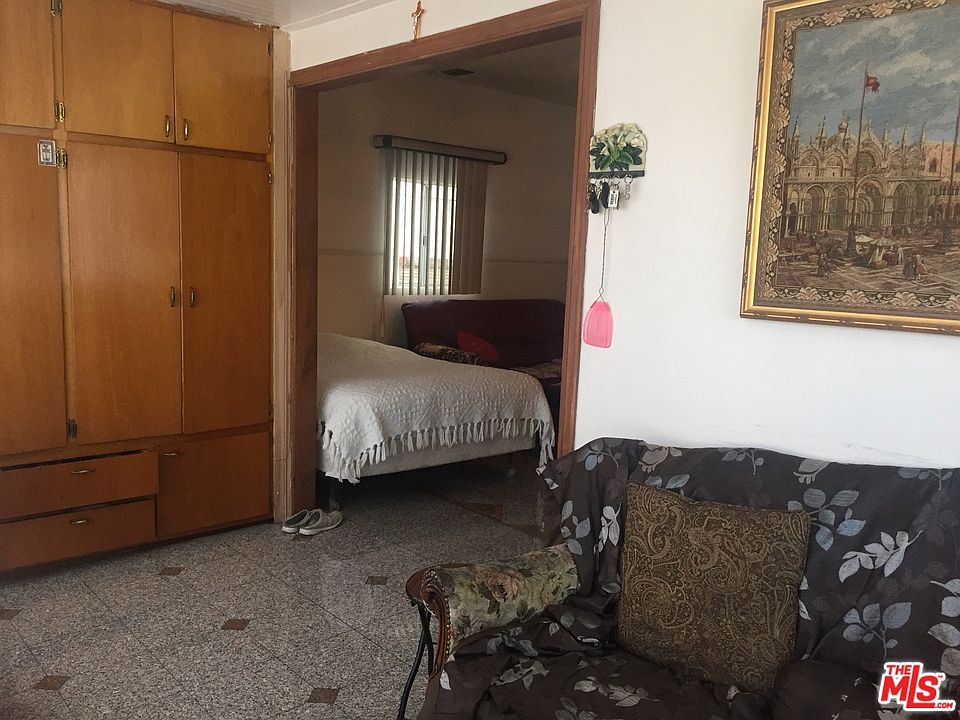2nd image of 5352 La Mirada Ave