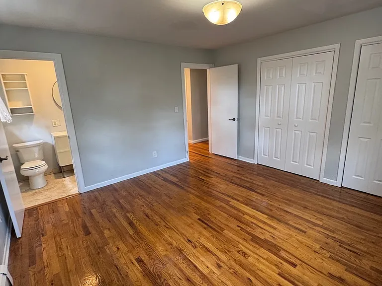 Kingsland Ln — Photo 15