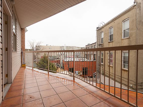 3rd image of 1342 De Kalb Ave #6E