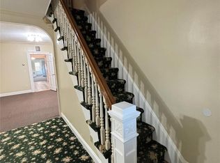 445 N Country Rd, Saint James, NY 11780