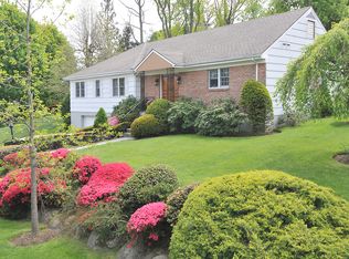11 Dreier Ln, White Plains, NY 10605