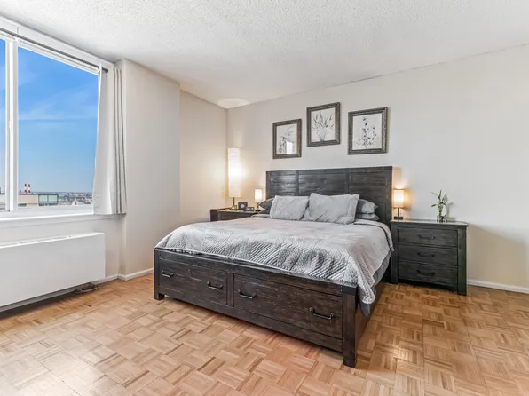 4-74 48th Avenue image 9 of 28