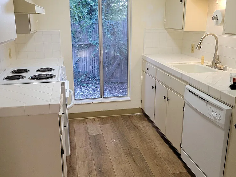 777 Nash Rd — Photo 4