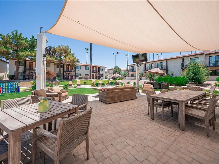 Scottsdale Park Suites — Photo 13