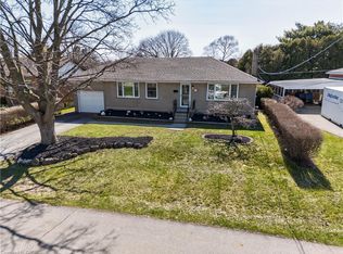 1055 Shepherds Dr, Burlington, ON L7T 3R4
