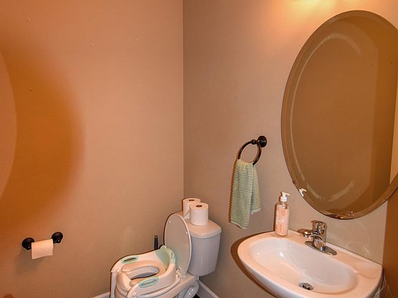 4th image of 8413 54th Ave SE