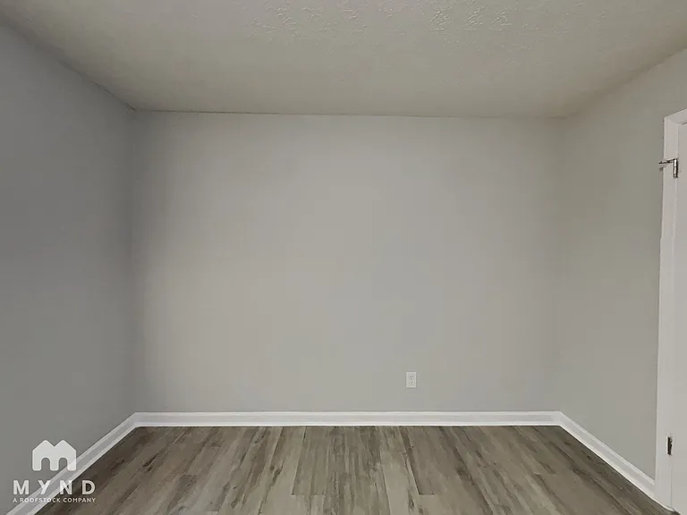 2050 Sandgate Cir — Photo 8