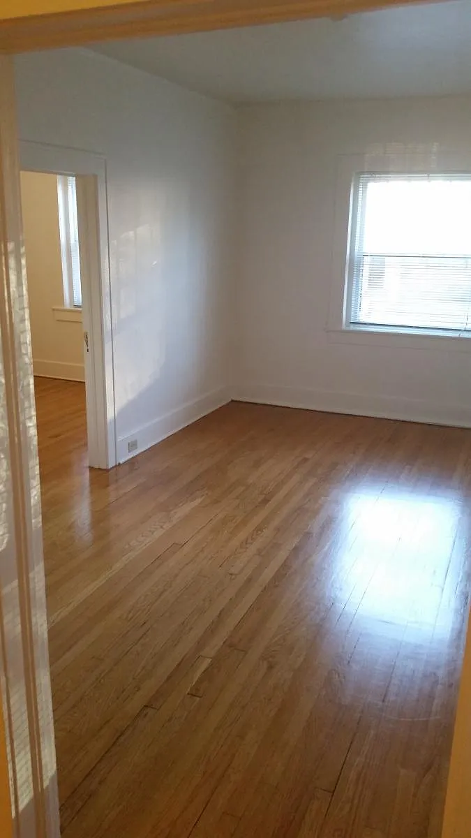 Building Photo - 965 N Washington St #12