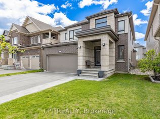 908 Pedigree St, Ottawa, ON K2S 0Y5