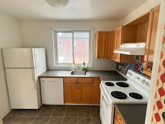 3rd image of 2 Bellhaven Rd #2