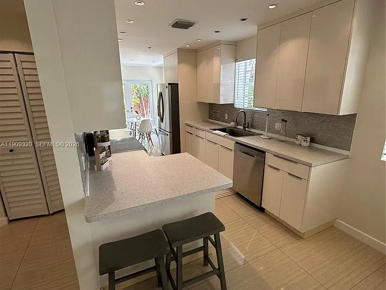 9464 Abbott Ave — Photo 31