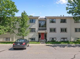 1675 Riverside Dr APT 12, Rochester Hills, MI 48309