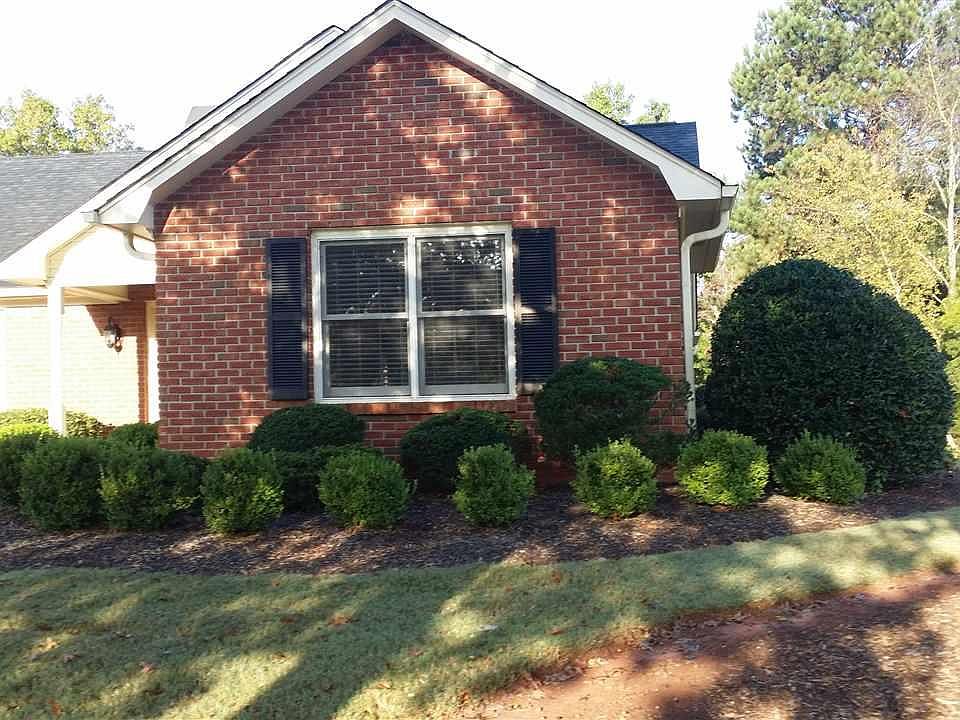 1st image of 134 Fairoaks Dr
