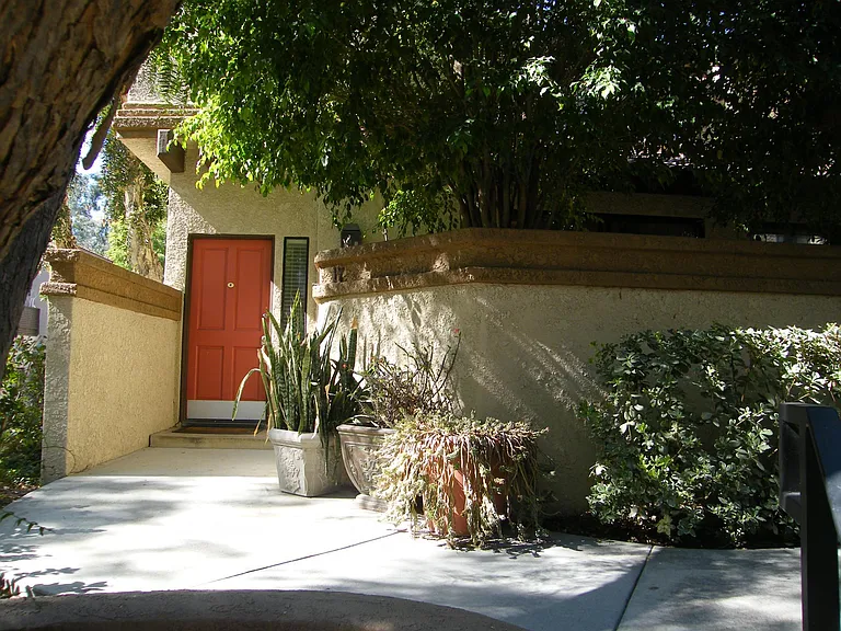 17 Rock Cliff Pl — Photo 3