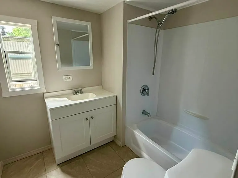 9 Emerald Ln — Photo 6