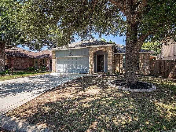 2nd image of 10970 LAKE PATH DR