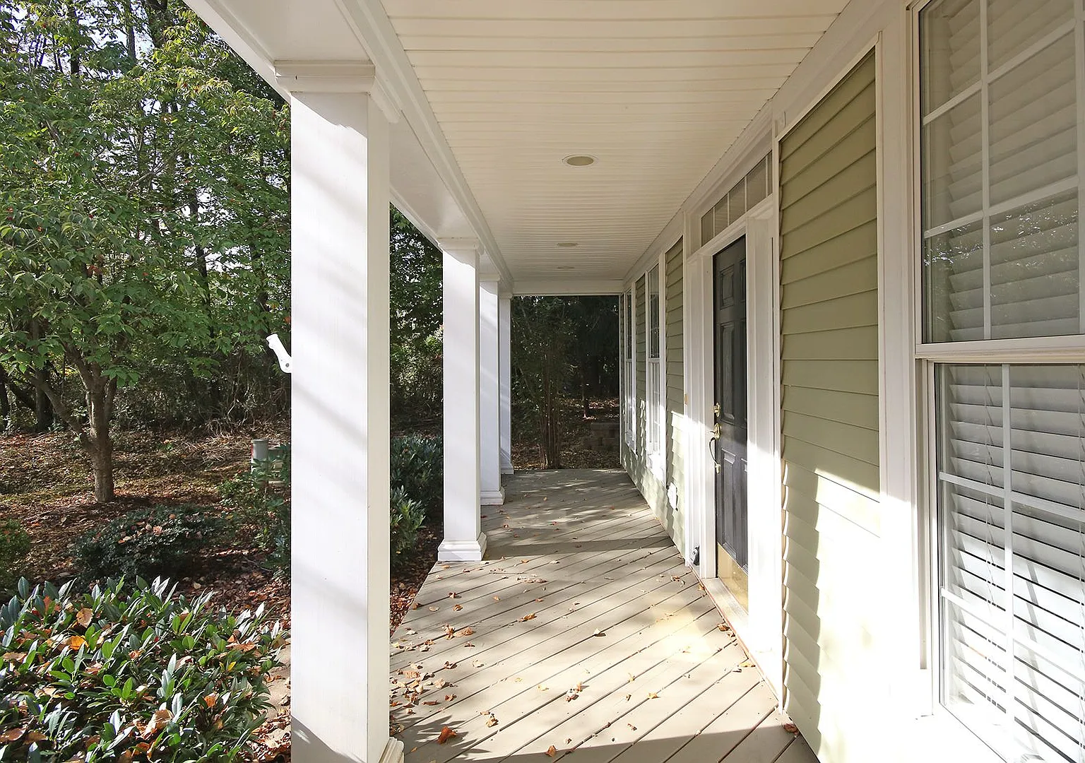Move-in Ready + Dog Friendly End-Unit Crozet Home — Photo 3