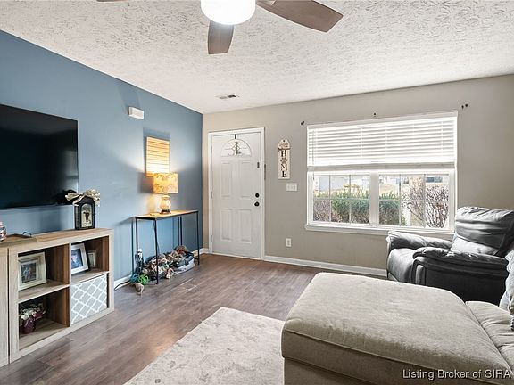 3rd image of 804 Twin Oaks Drive