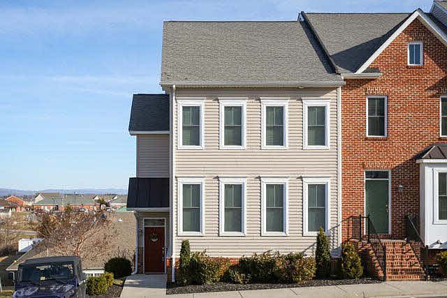 1st image of 363 Blue Stone Hills Dr
