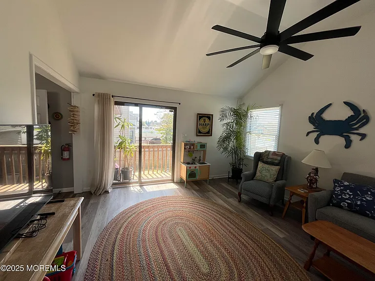 103 Chicago Ave — Photo 7