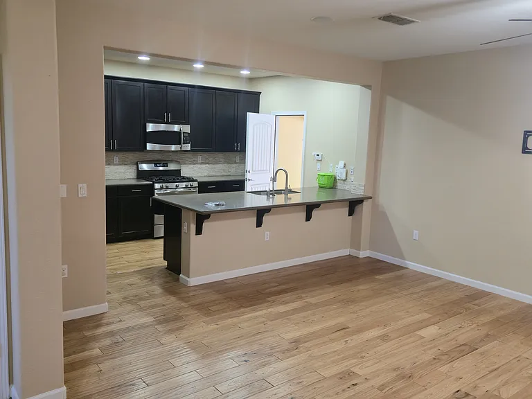 296 W Moraga St — Photo 10