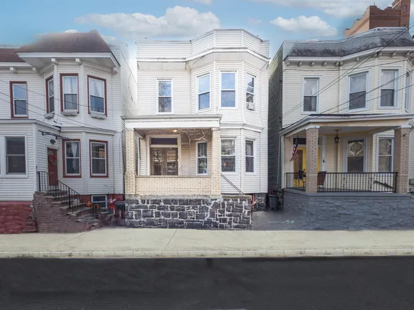 83 Liberty Pl, Weehawken, NJ 07086