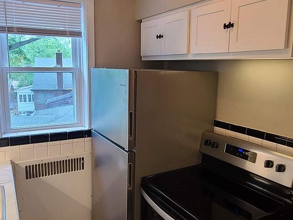 2nd image of 6201 Nottingham Ave #6