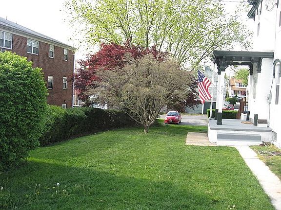 3rd image of 423 W Lancaster Ave