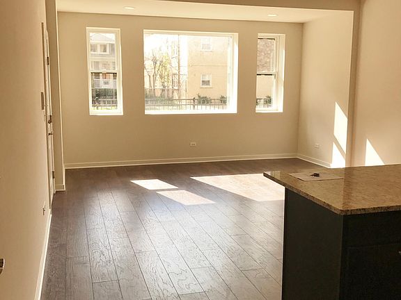 4th image of 2943 N Harlem Ave APT 106