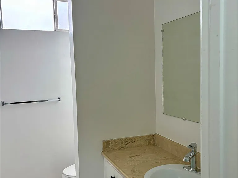 545 Chestnut Ave #203 — Photo 9