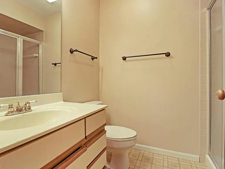 1206 Ballantrae Pl #E — Photo 16