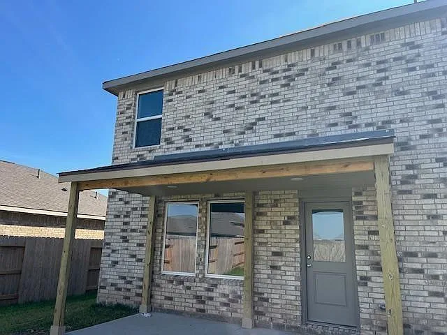 Photo 2 of 15 - 1015 Gentle Nook Dr - Beasley, TX Building Photo - 1015 Gentle Nook Dr