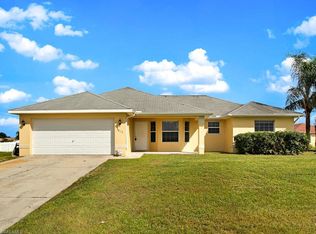 812 Carlfield Ave, Lehigh Acres, FL 33971