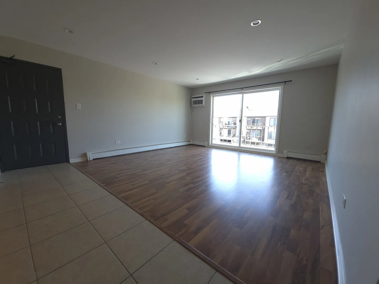 2 bed, 1200 sqft, $1,925 — Photo 2