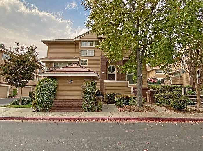 1st image of 478 Mill River Ln