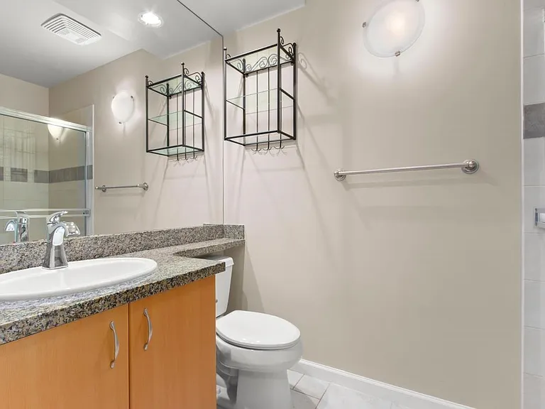 580 Raven Woods Dr #405 — Photo 18