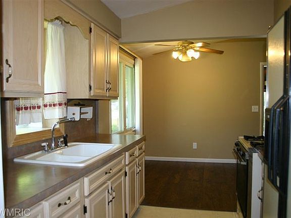 5th image of 1612 Plumtree Ave