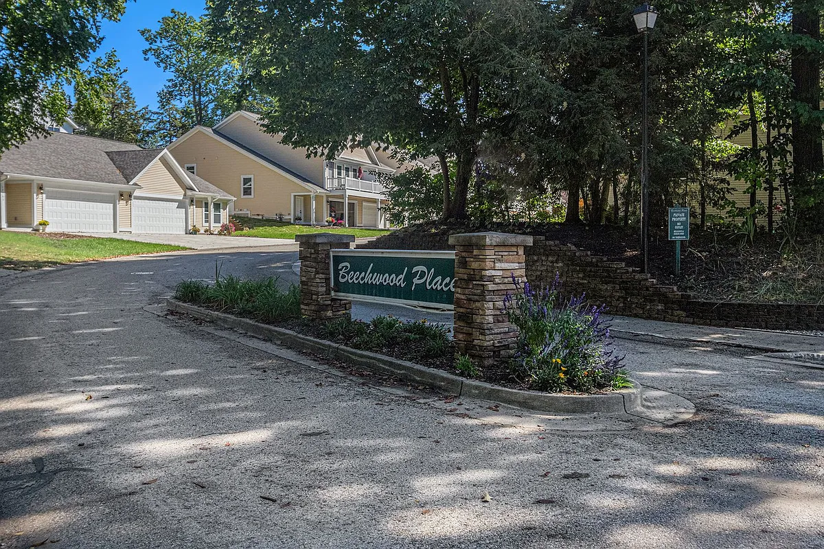 Building Photo - 17543 Beechwood Ln