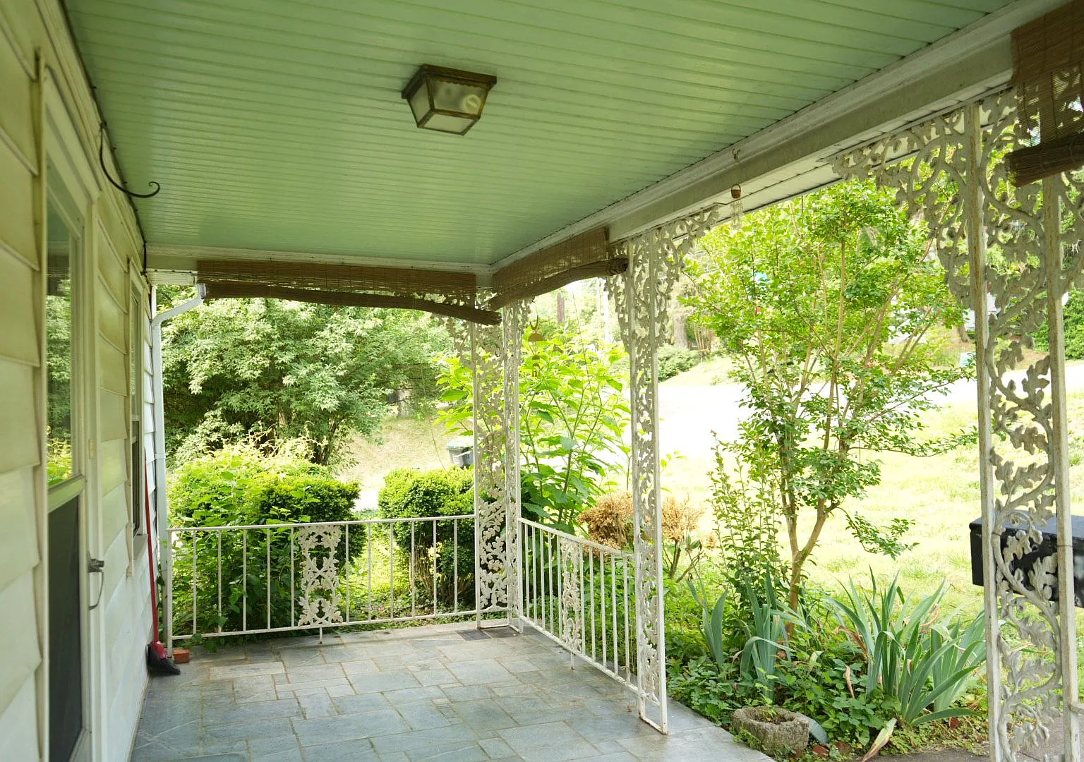 700 Grove Ave — Photo 2