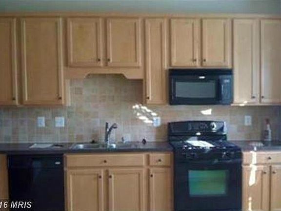 2nd image of 408 Kintyre Ln