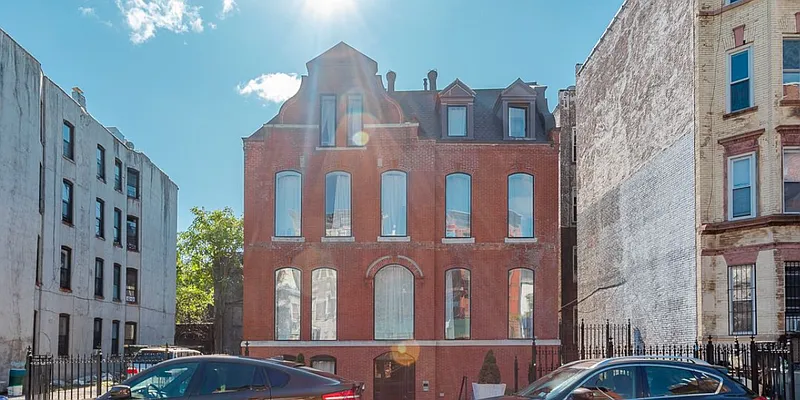 Rented by Batra Group Inc | media 12