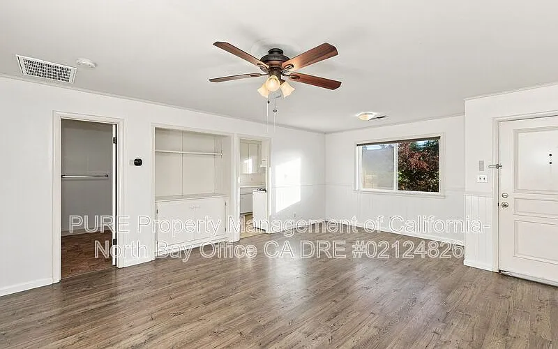 2 bed, 1.0 bath, 900 sqft, $2,200 — Photo 4
