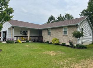 610 N Rollins St, Macon, MO 63552