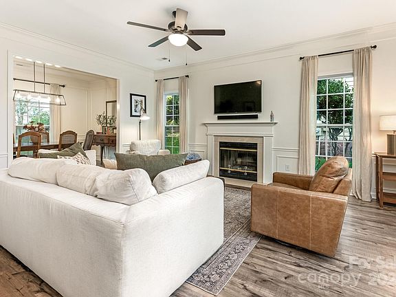 5th image of 6147 Garamond Ct