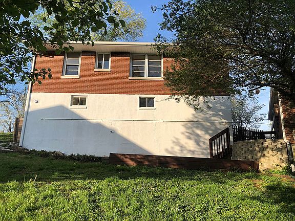5th image of 306 Lyons Dr
