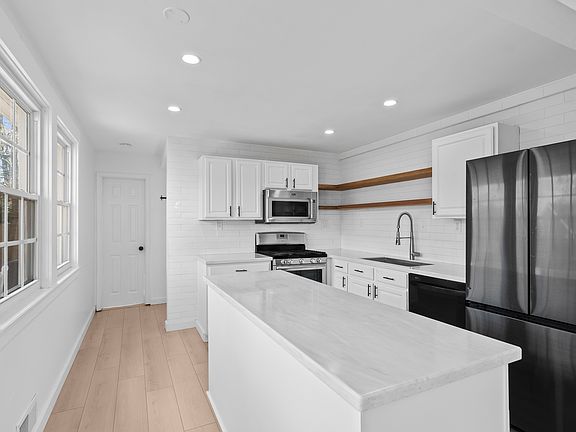3rd image of 5601 Asbury Ct